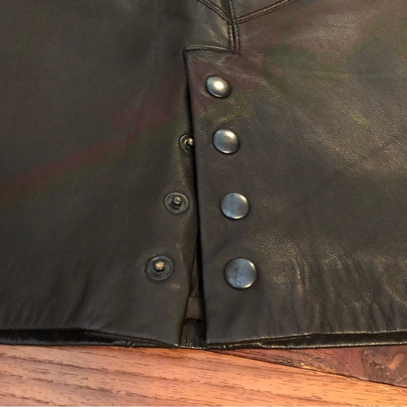 Black Club pele leather skirt size 8 ( very slim fit ) more a sz 2 - Picture 4 of 8